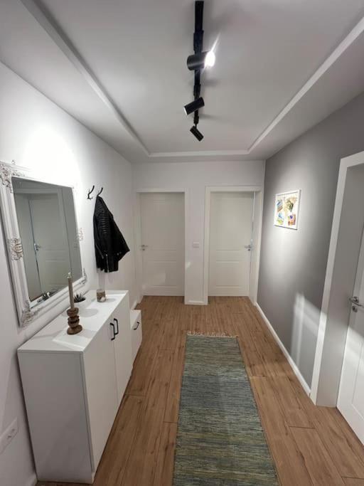 Modern Apt Near City Centre Shkodër Buitenkant foto
